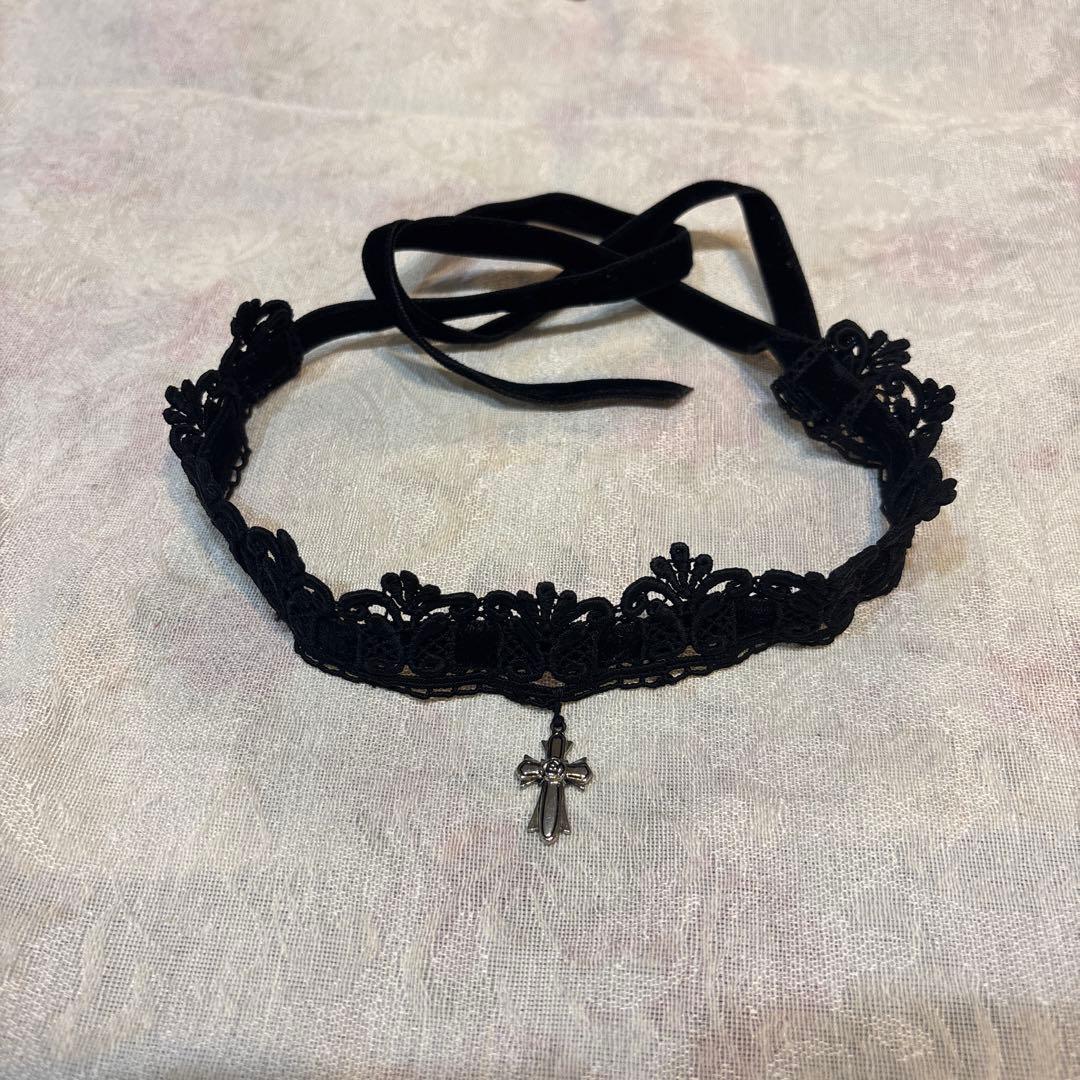 Moi-même-Moitié 薔薇十字架レースチョーカー