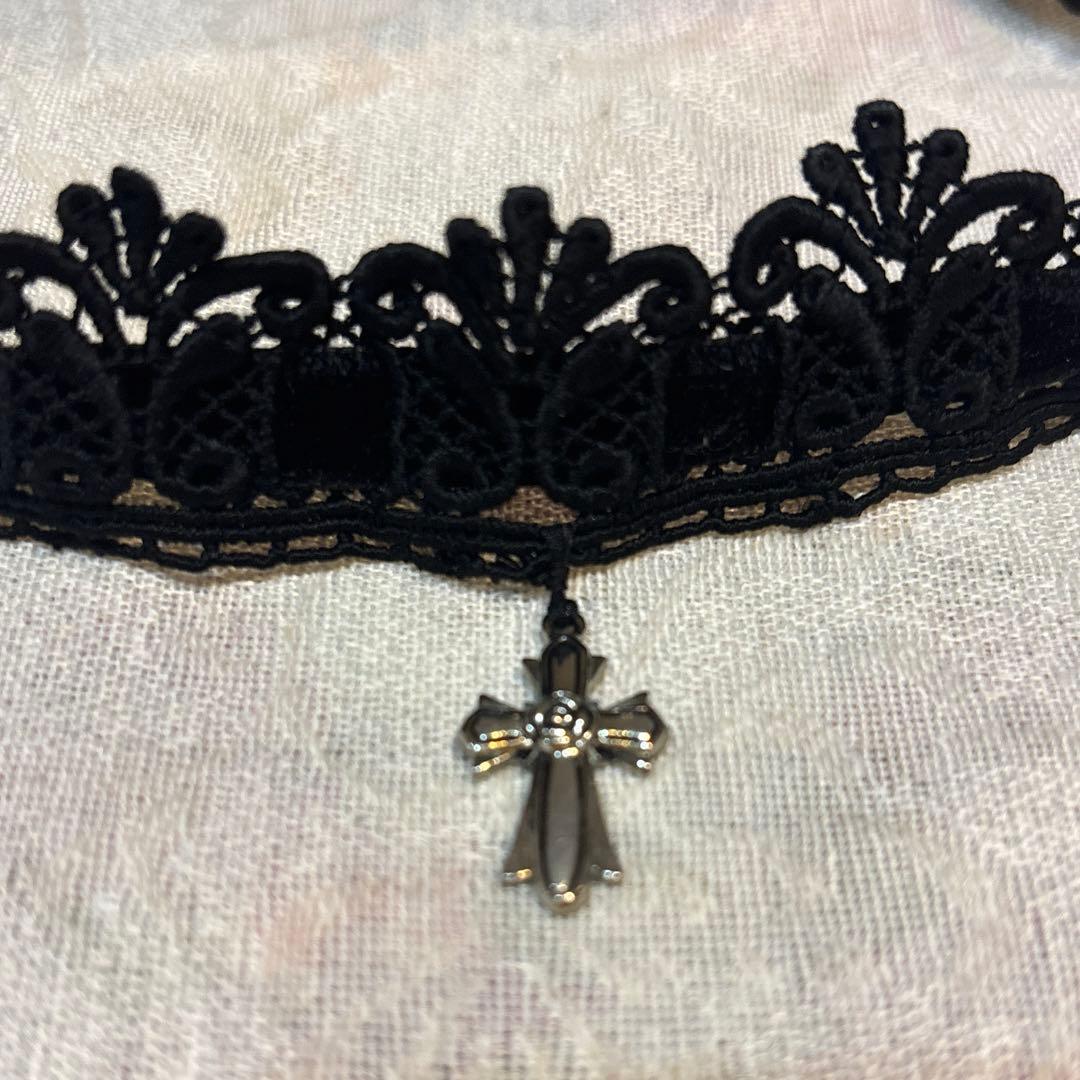 Moi-même-Moitié 薔薇十字架レースチョーカー