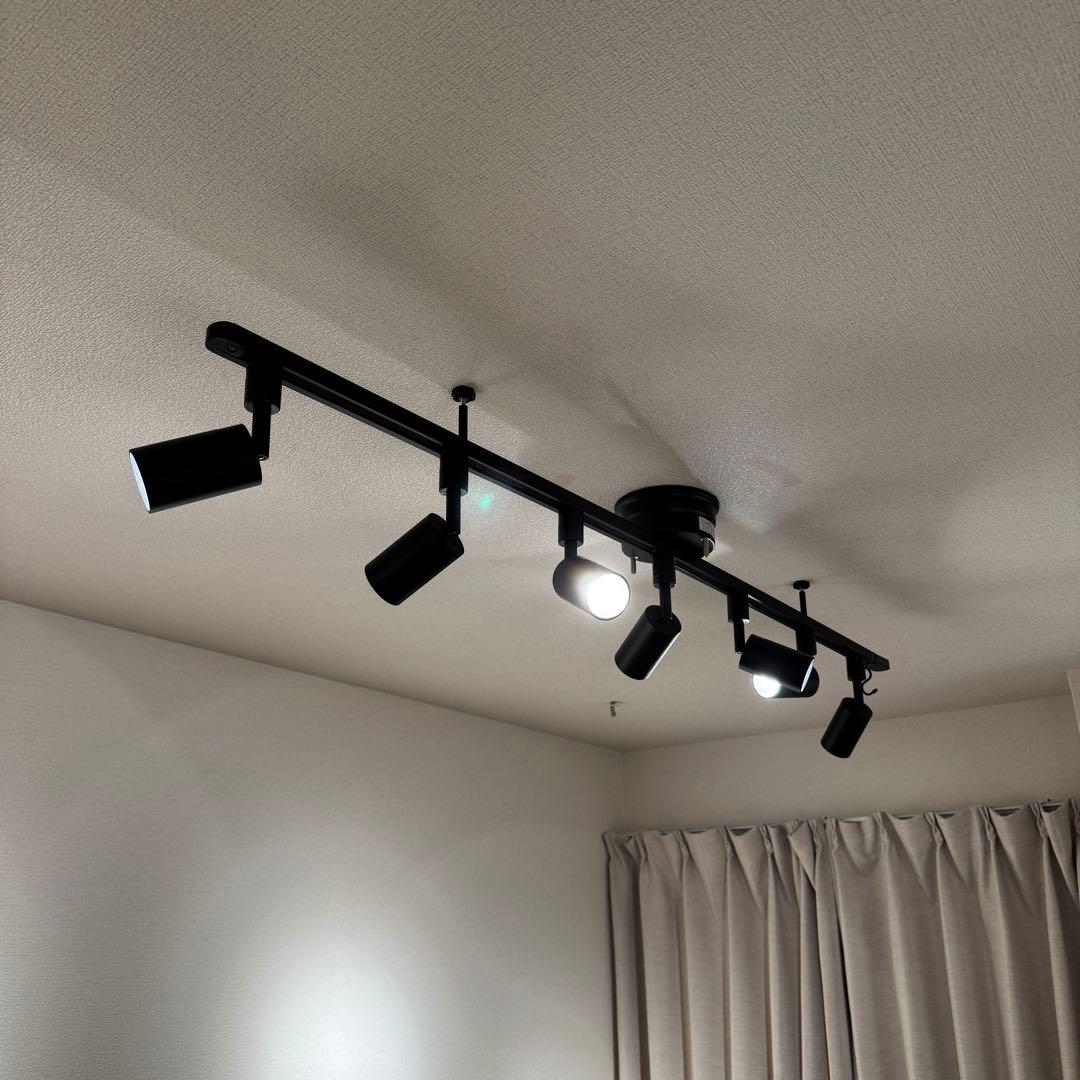 共同照明　ダクトレール1.5m＋スポットライト×8個