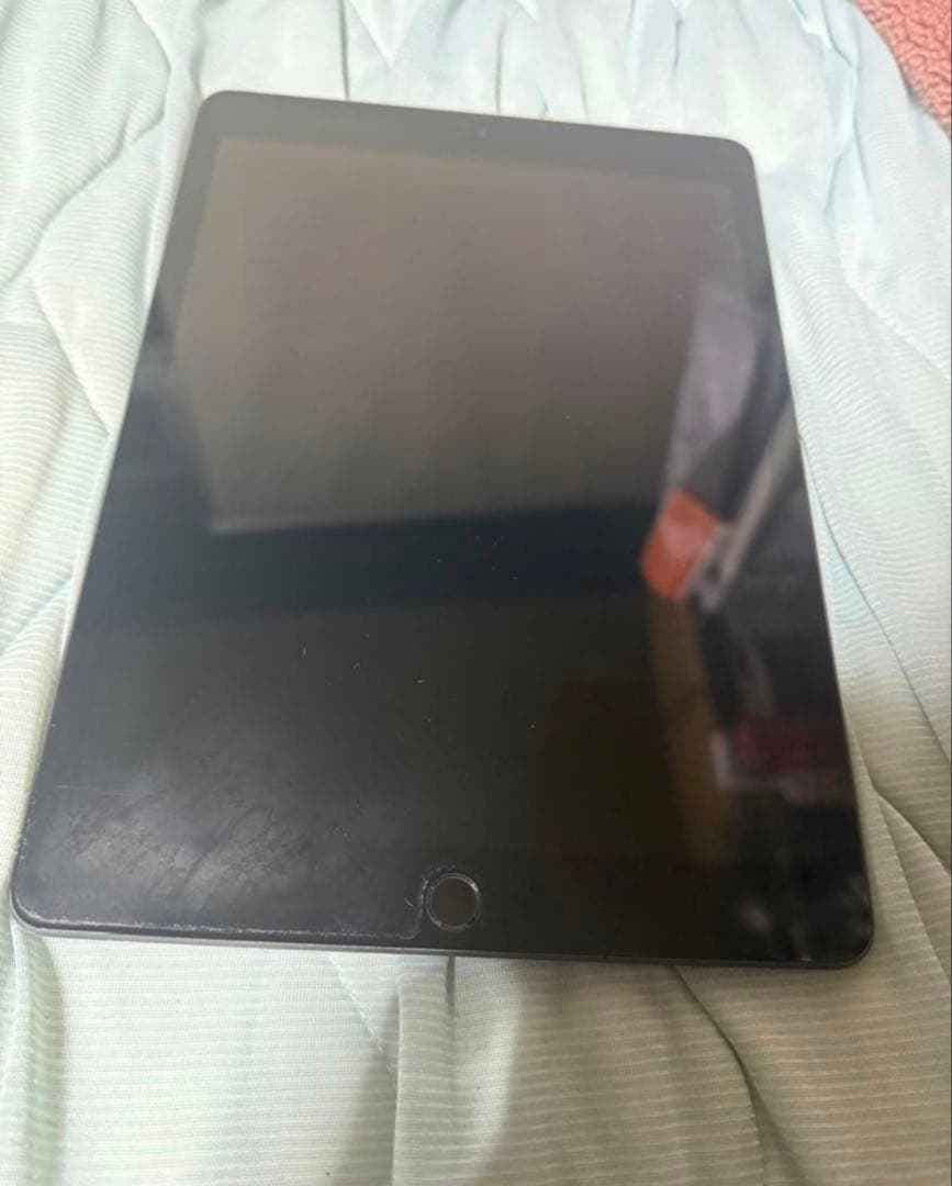 iPad 10.2インチ ブラック 本体