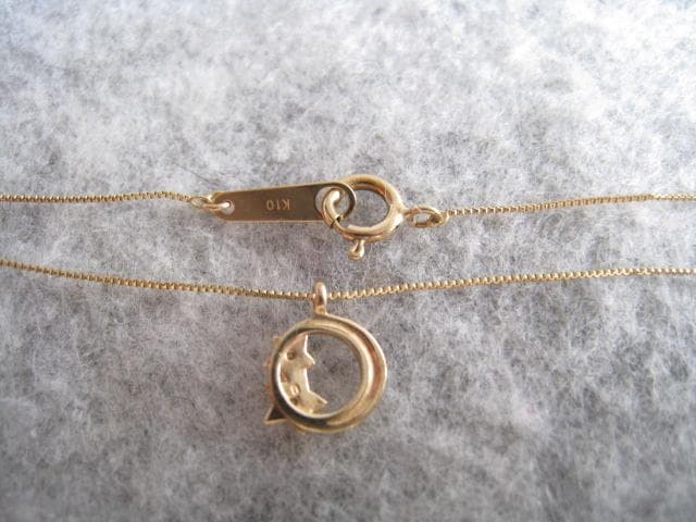 ☆美品！きらきらダイヤモンド入り 星と月形 k10金ペンダントネックレス