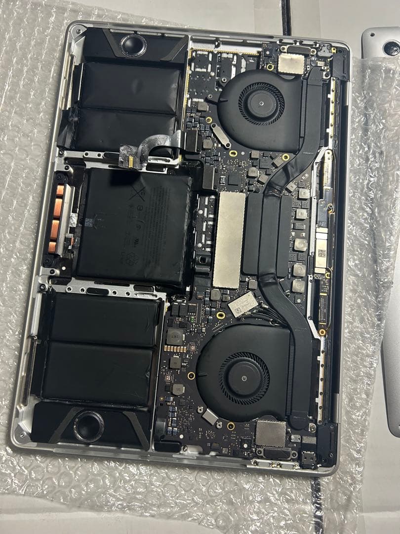 MacBook Pro 2017 13インチ　ジャンク　起動不可　A1706