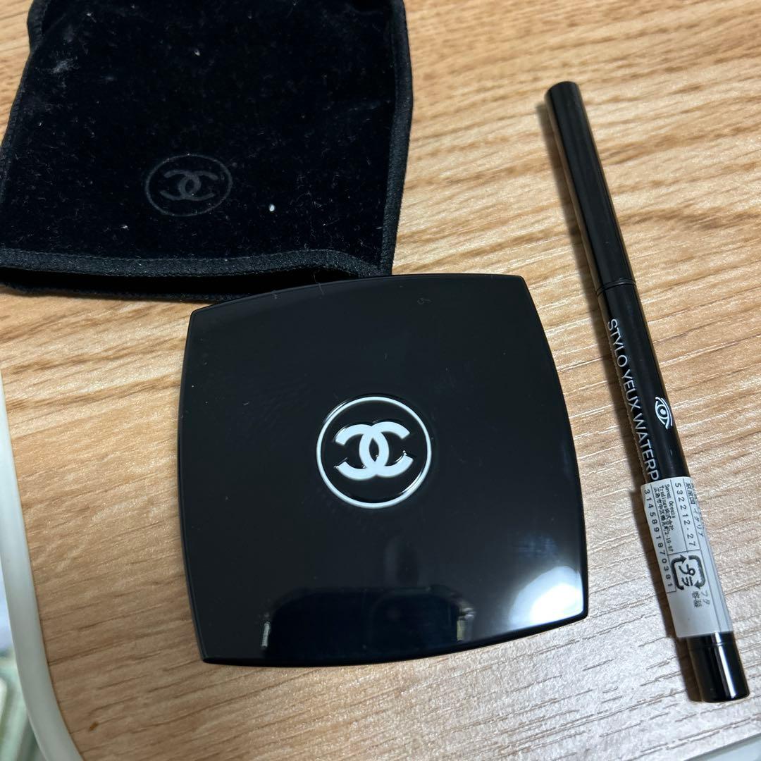 CHANELアイシャドウパレット　アイライン