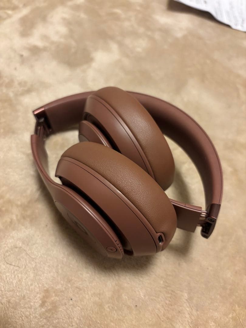 ヘッドホン Beats Studio Pro x Kim Kardashian