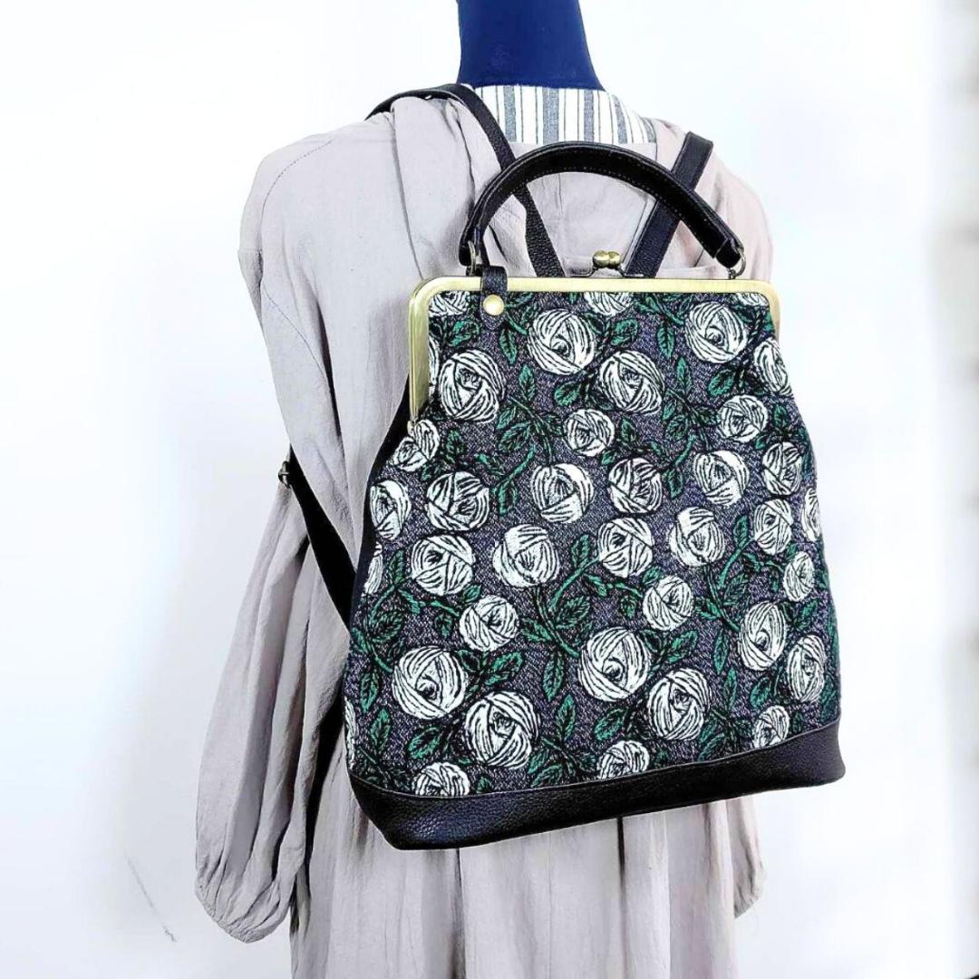 【専用】/2025rosyロージィーネイビー/がま口リュック牛革黒