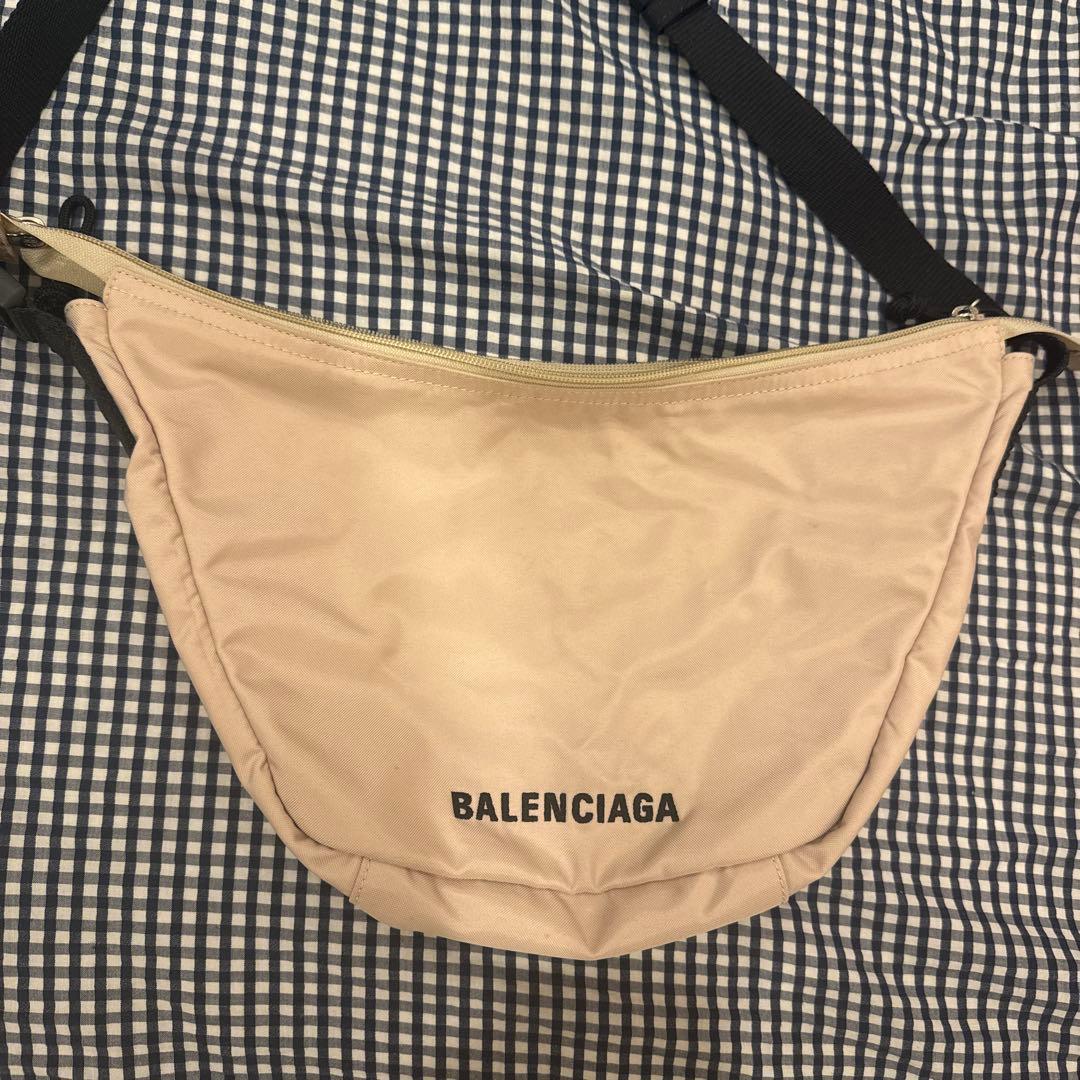 BALENCIAGA ボディバッグ ベージュ