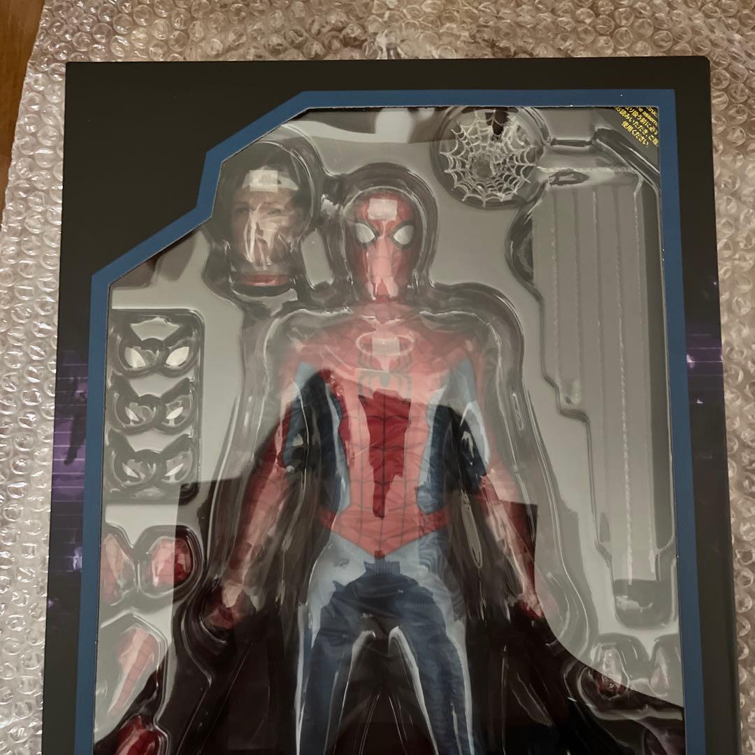ホットトイズ　スパイダーマン　ニュー・レッド＆ブルースーツ