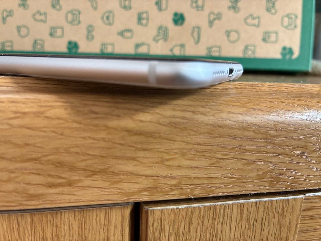 Apple iPhone SE3 starlight 64GB おまけ付き