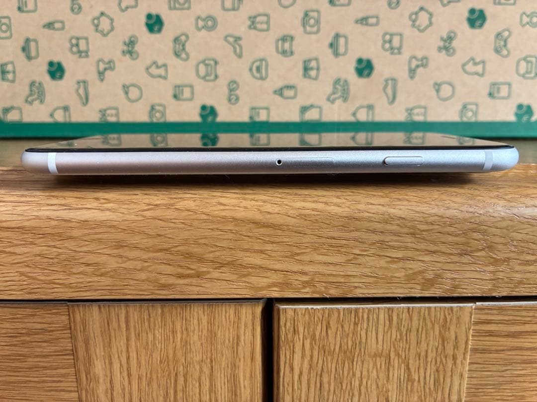 Apple iPhone SE3 starlight 64GB おまけ付き