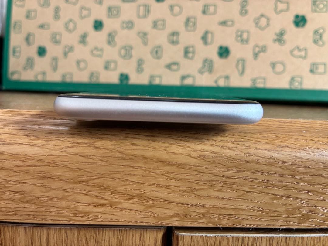 Apple iPhone SE3 starlight 64GB おまけ付き