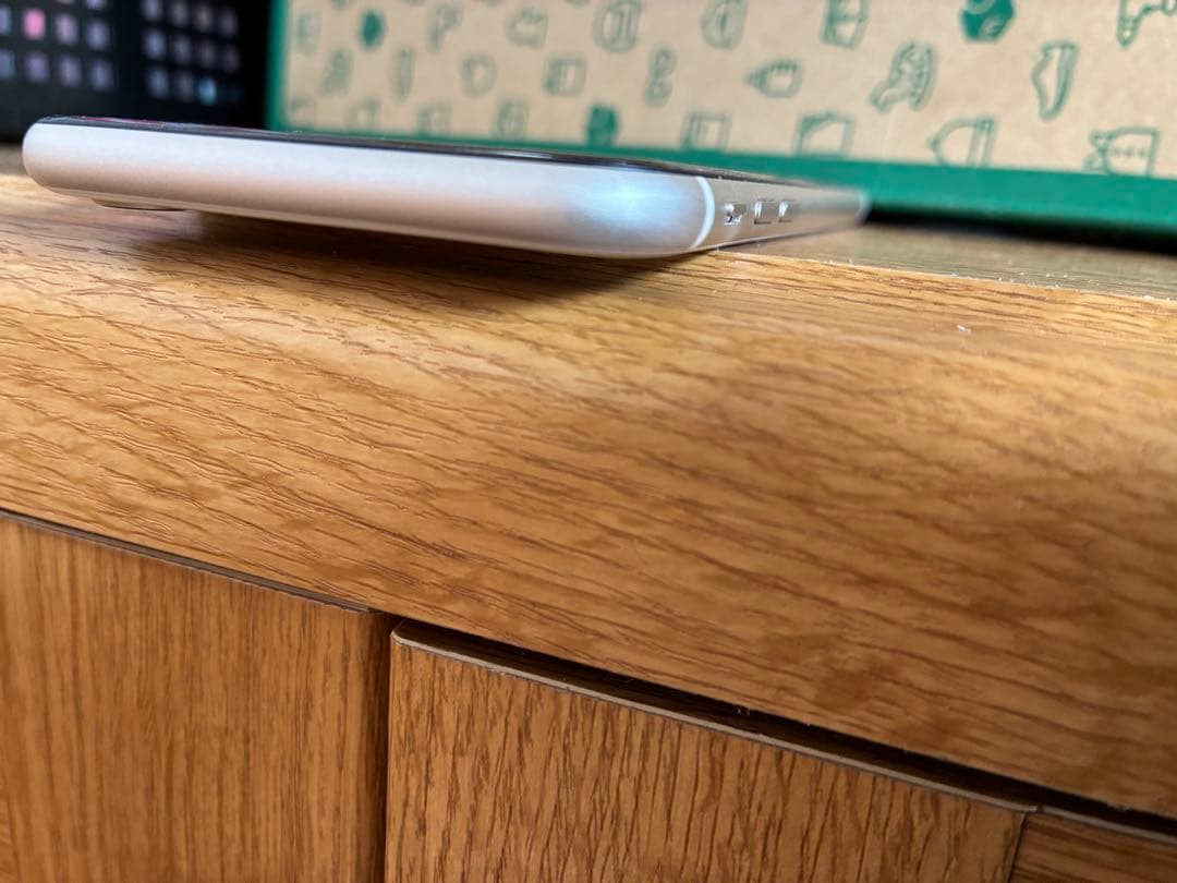 Apple iPhone SE3 starlight 64GB おまけ付き