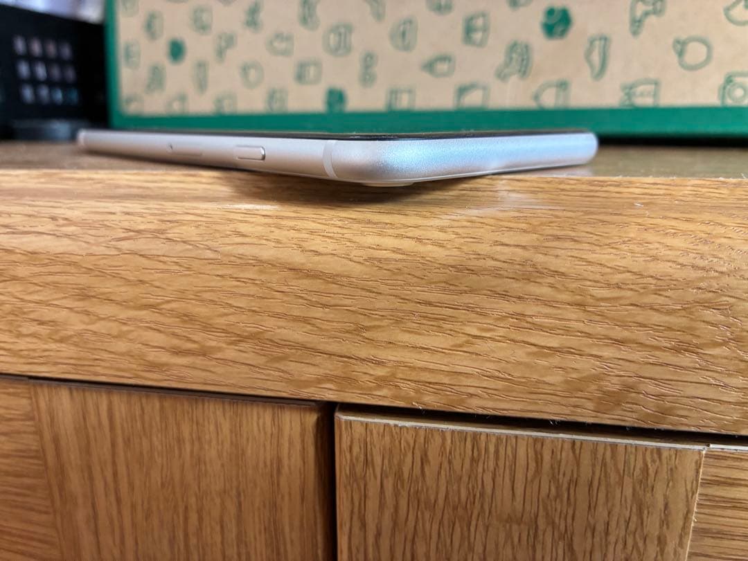 Apple iPhone SE3 starlight 64GB おまけ付き