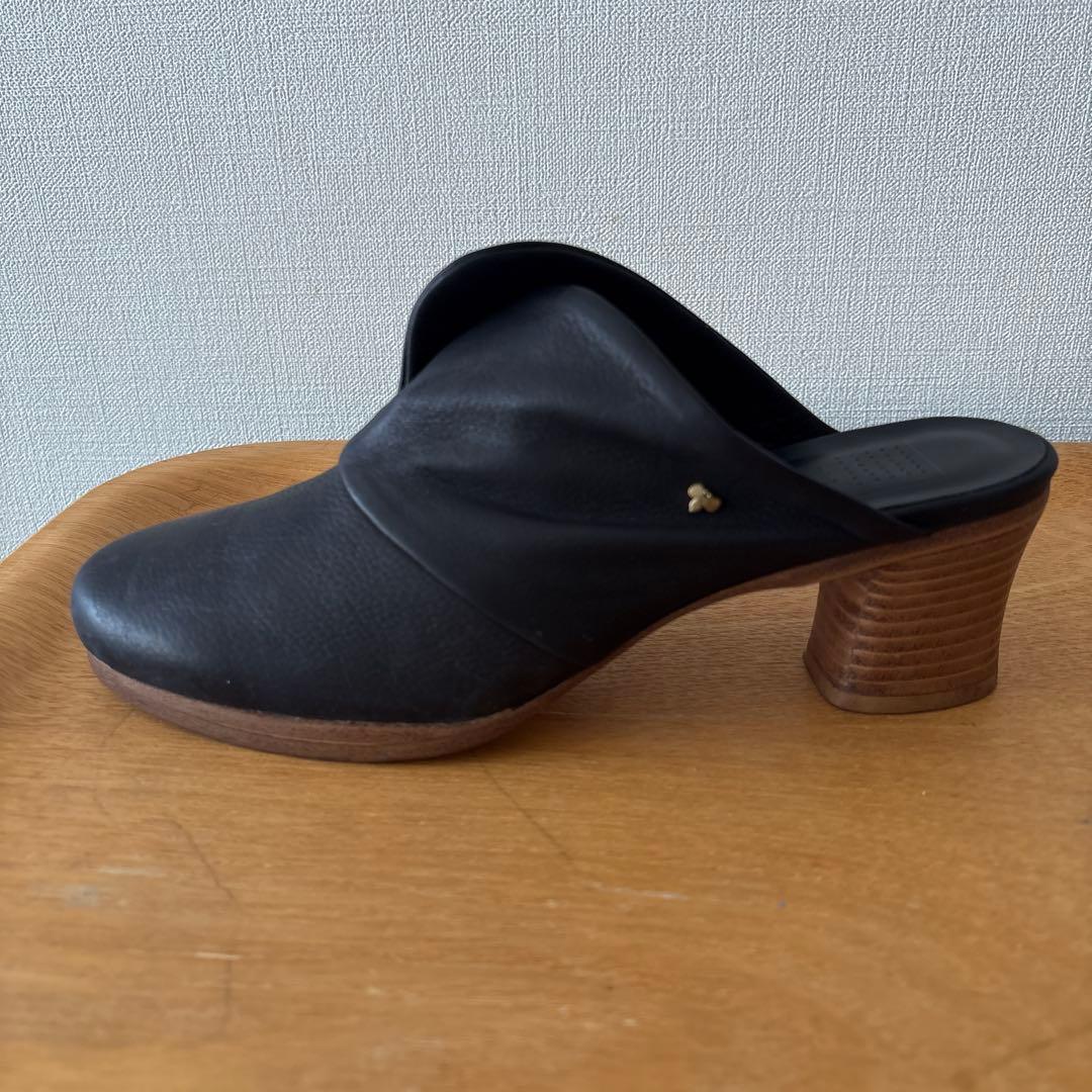 ミナペルホネン　サボ　23.5センチ