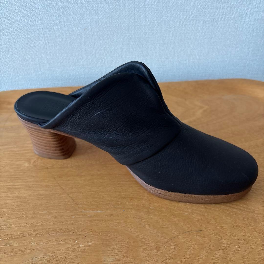 ミナペルホネン　サボ　23.5センチ