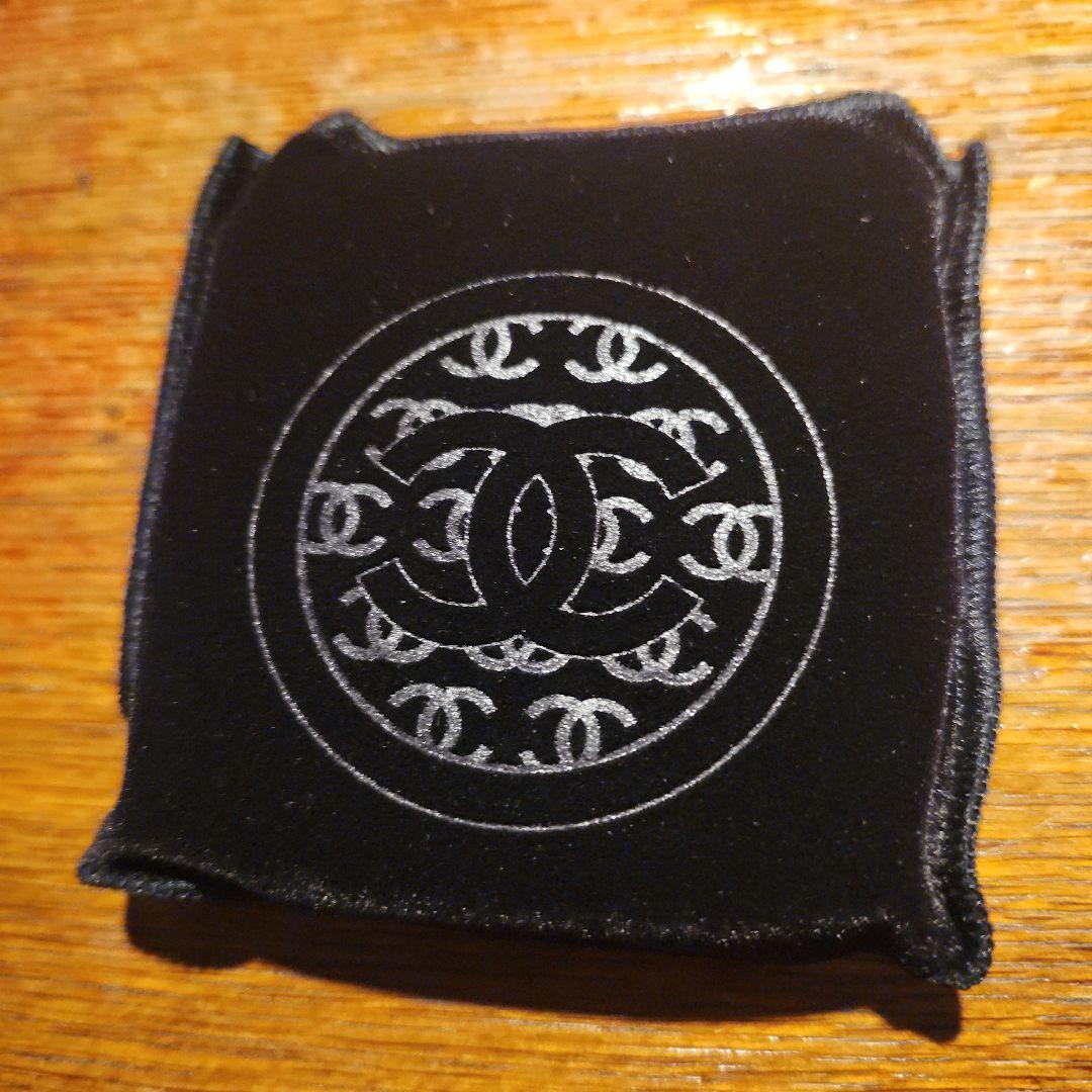 モカ。シャネル　レ キャトル オンブル ブトン 219　新品未使用。