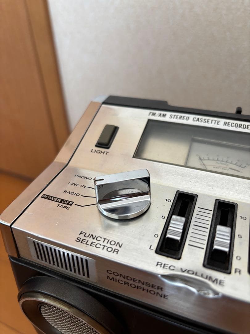 日立　TRK-8180 レトロ