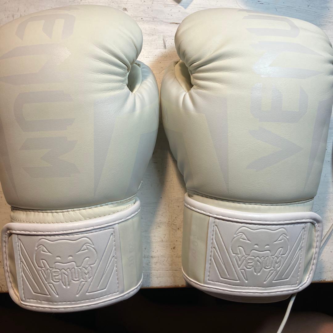 定価からの50%引き‼️ Venum eliteボクシンググローブ10oz