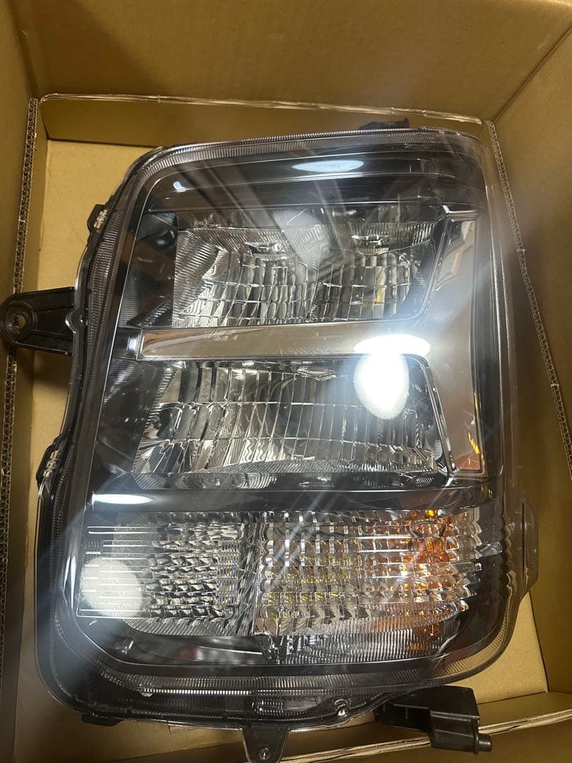 現行エブリィワゴン DA17W 左ヘッドライト