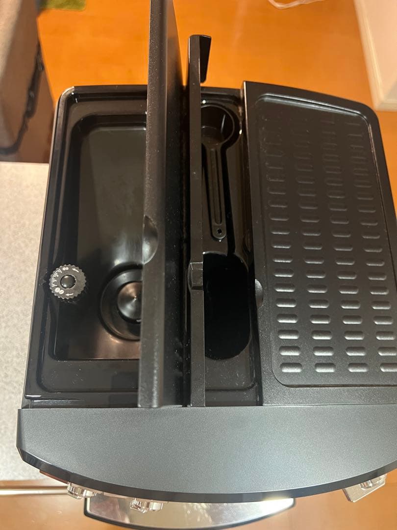 De'Longhi Magnifica エスプレッソマシン　ESAM03110B