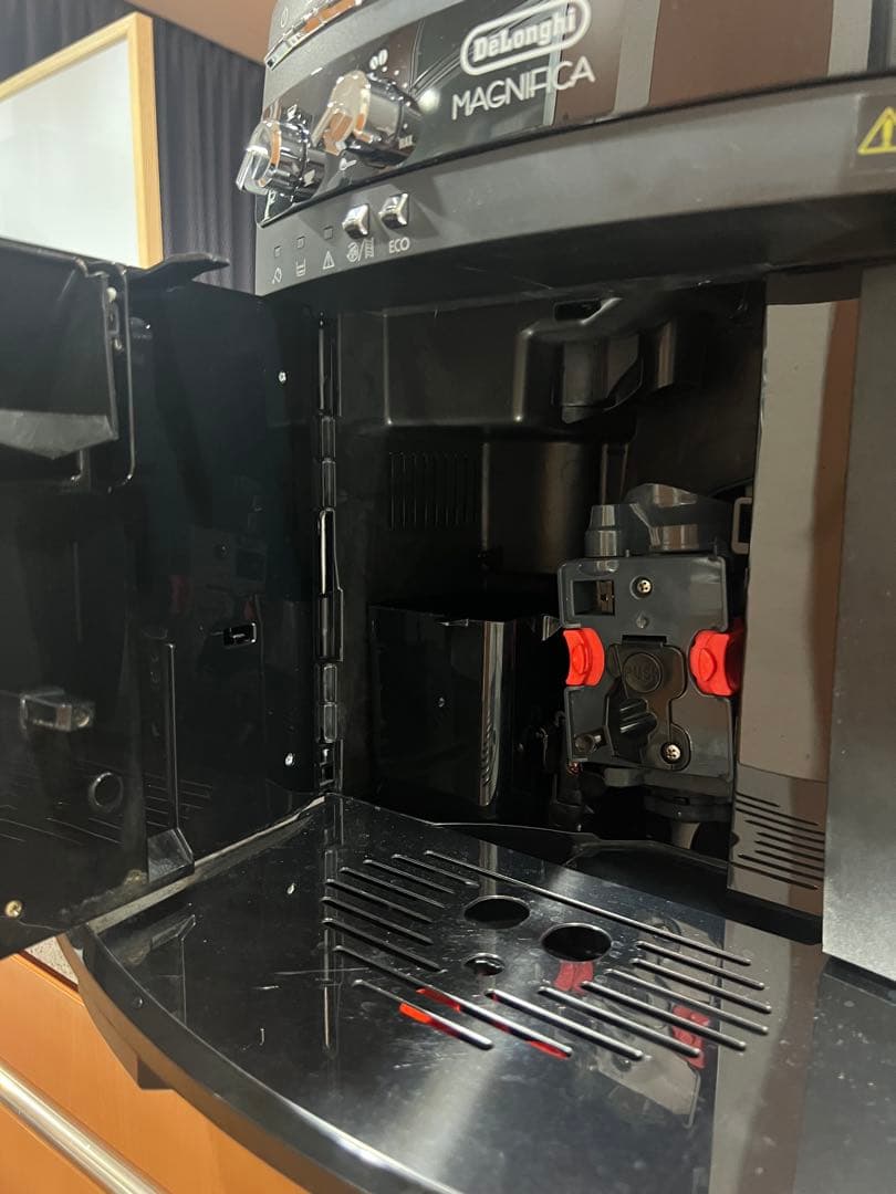 De'Longhi Magnifica エスプレッソマシン　ESAM03110B