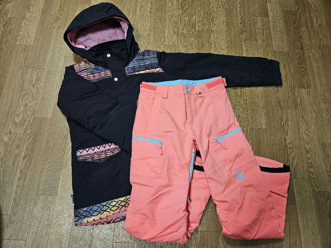 美品 キッズ スノーボードウェア スノボウェア スキーウェア 上下セット L