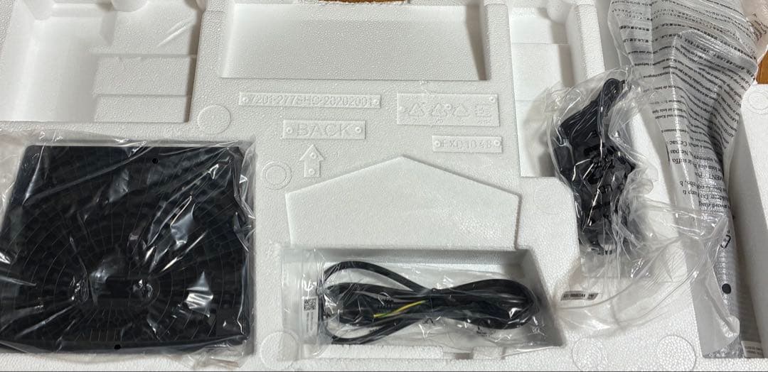 モニター27インチ　縦画面　ゲーミングモニター