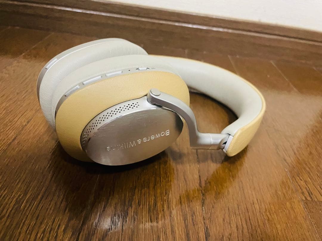 ヤ*ス様 バウワースアンドウィルキンス　px8　タン