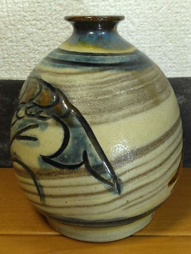 人間国宝 金城次郎 徳利 栞 共箱 未使用美品 壺屋焼 壷屋焼 海老笑魚紋徳利