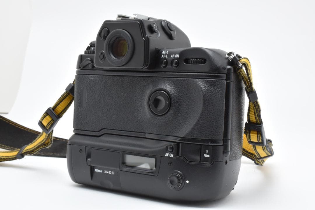 ニコン　Nikon F5 AF Nikkor 24-120m F3.5-5.6