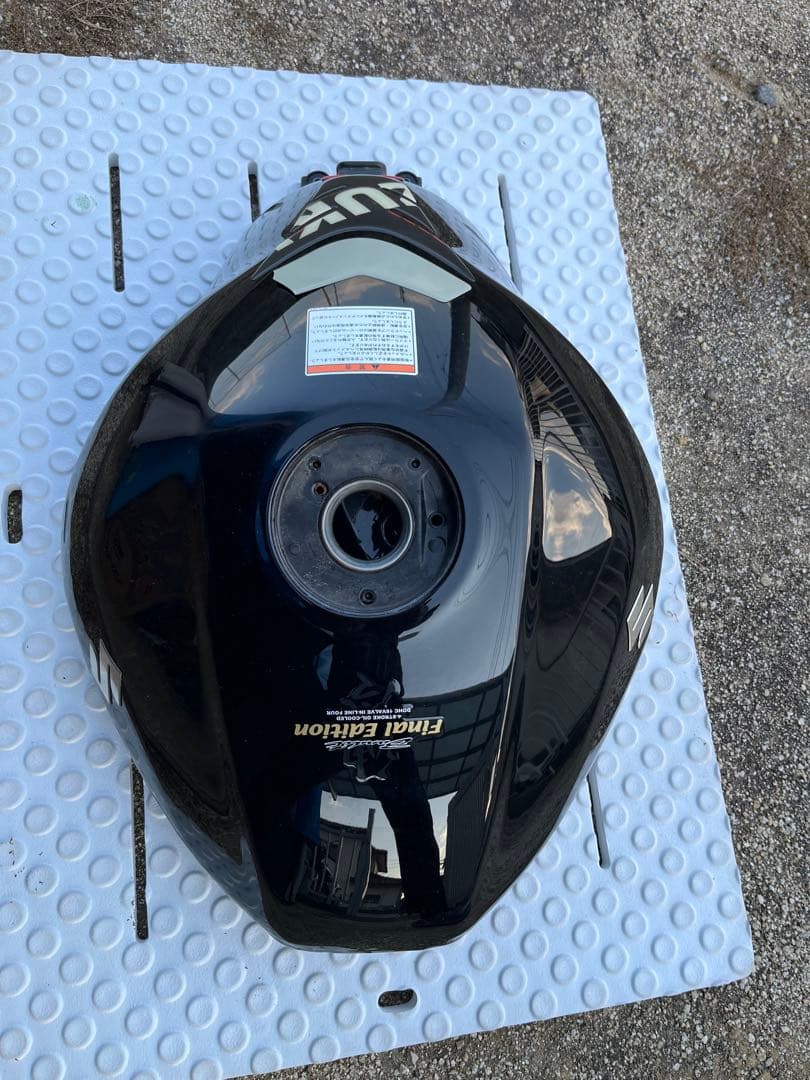 バンディット1200s gv79a ファイナルエディションタンクです。