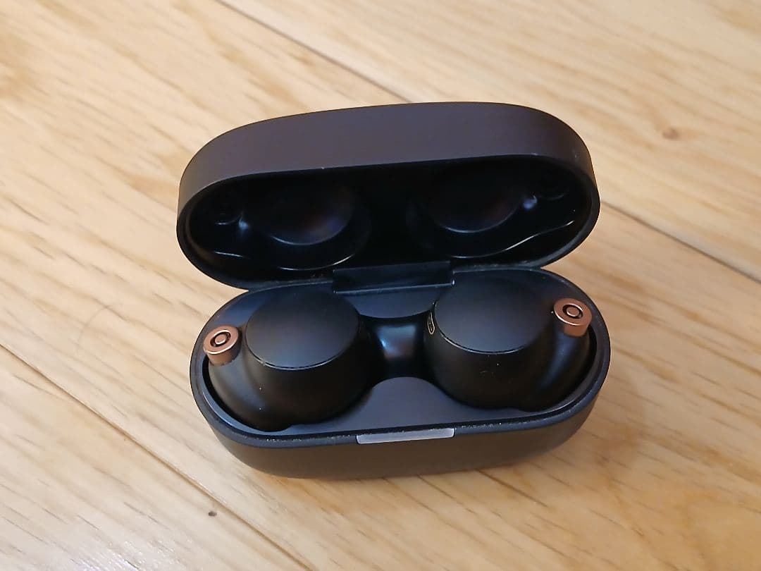 SONY　WF-1000XM4　ワイヤレス　ノイズキャンセリング　イヤホン　②