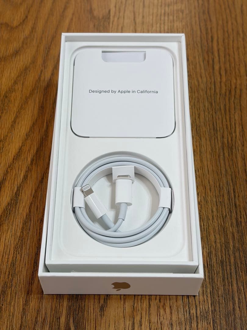 Apple iPhone 13本体【美品】