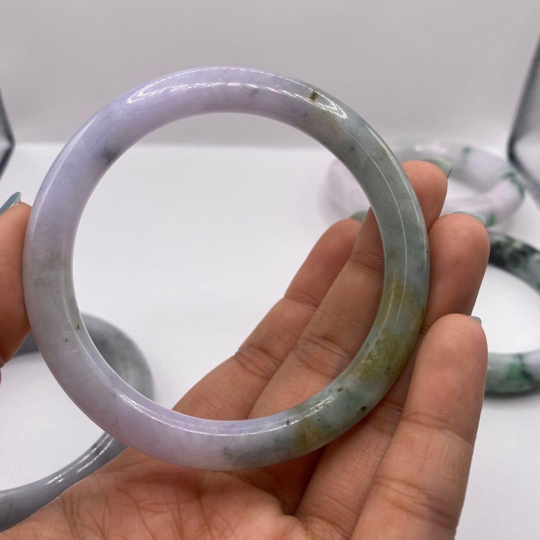 ミャンマー産　天然本翡翠　A貨　バングル 珍しい色‼️内径58.5mm 幅8mm