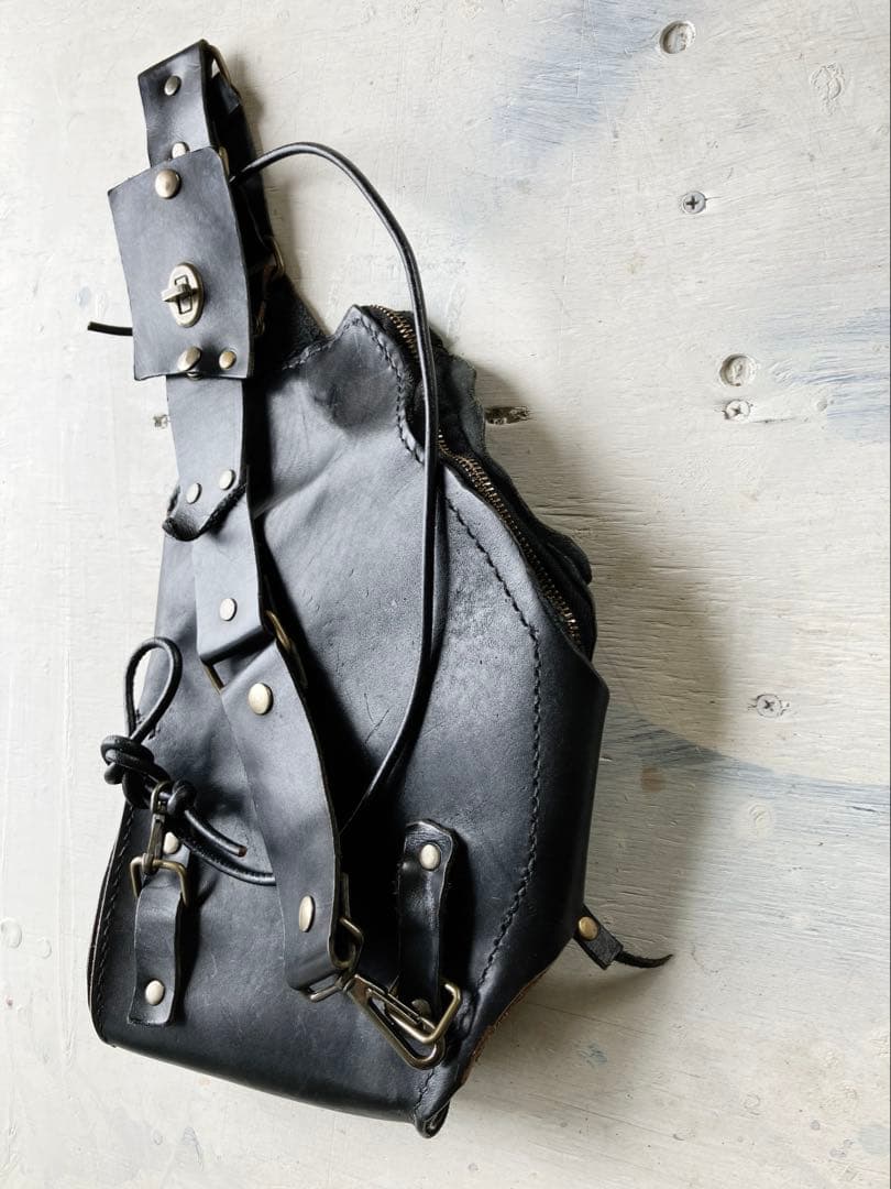 自由自在黒革渋皺leather継接変形ボディbag