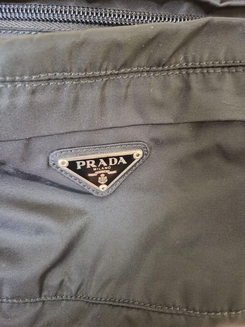 チッチ！PRADA ボディバック、ウエストポーチ 黒