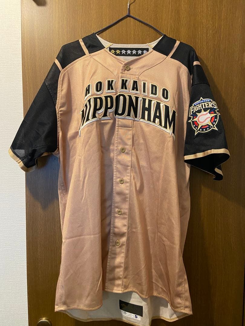 北海道日本ハムファイターズ LAIRD 5 ユニフォーム 18号