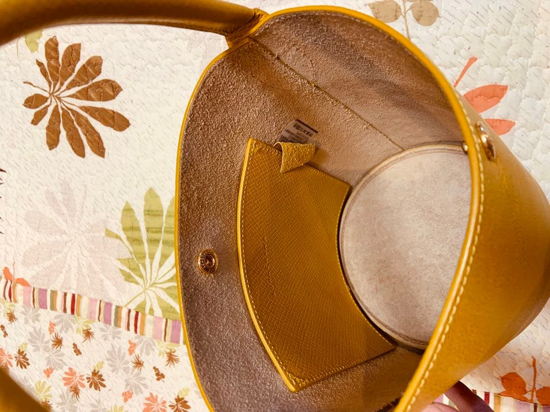 エピュレ バケットバッグ　黄色