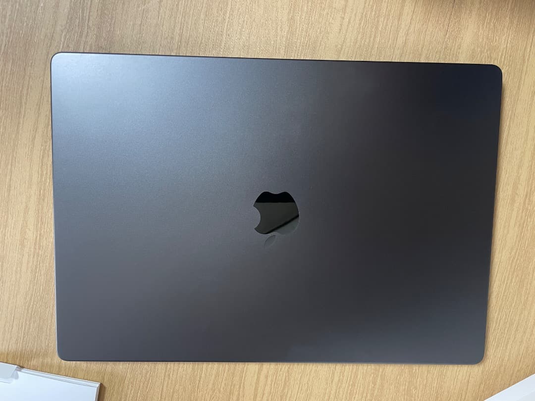 「美品」MacBook Pro Apple M4 Max 、16\"、36G/1T
