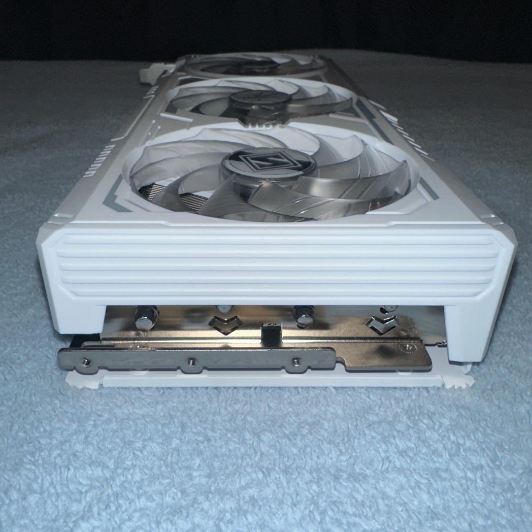 【美品】【保証】ASRock　RadeonRX9060XT16GB