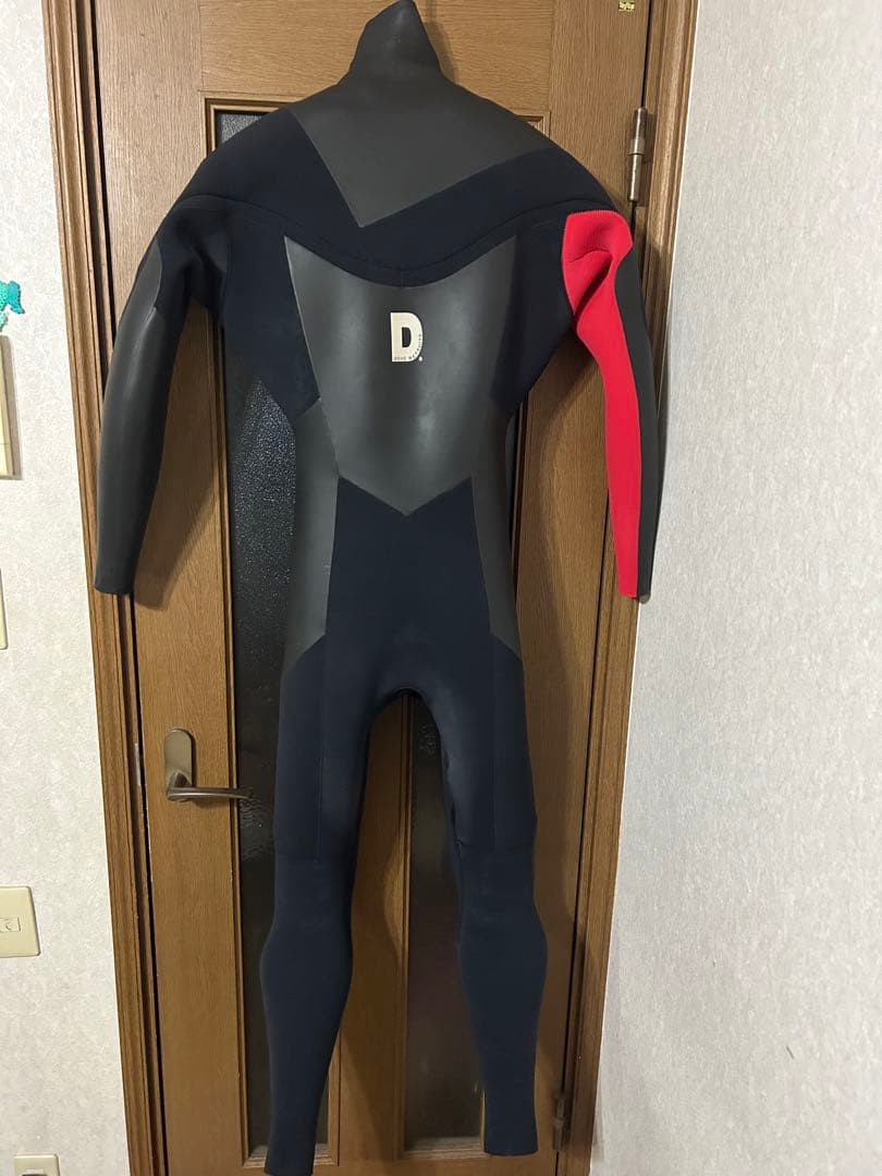 DOVE(ダブ) マッドテーラー　セミドライウェットスーツ 4mm×3mm