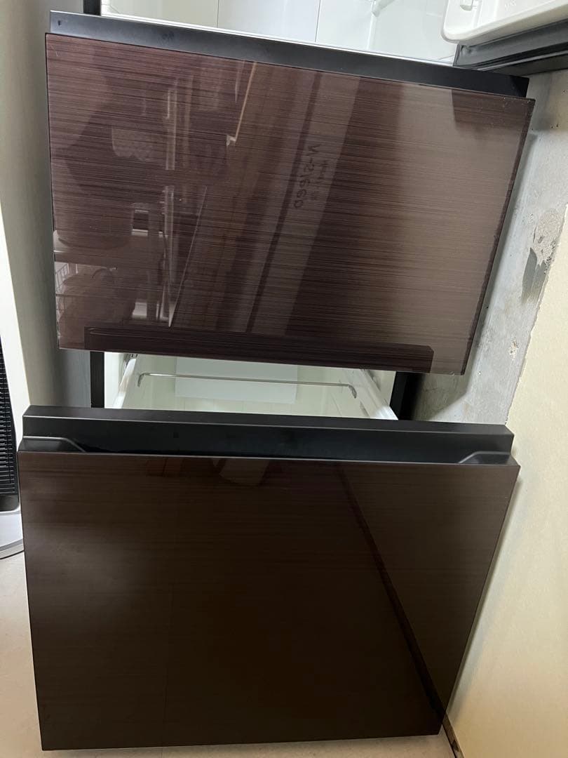 【キムドヨン】Hisense 3ドア冷凍冷蔵庫 ダークブラウン2019年製