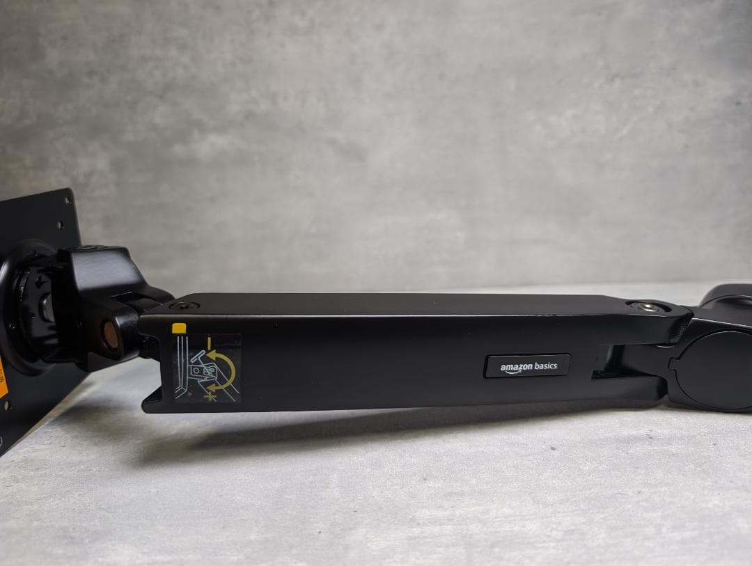 Amazonベーシック モニターアーム エルゴトロン／32インチ 11.3kg迄