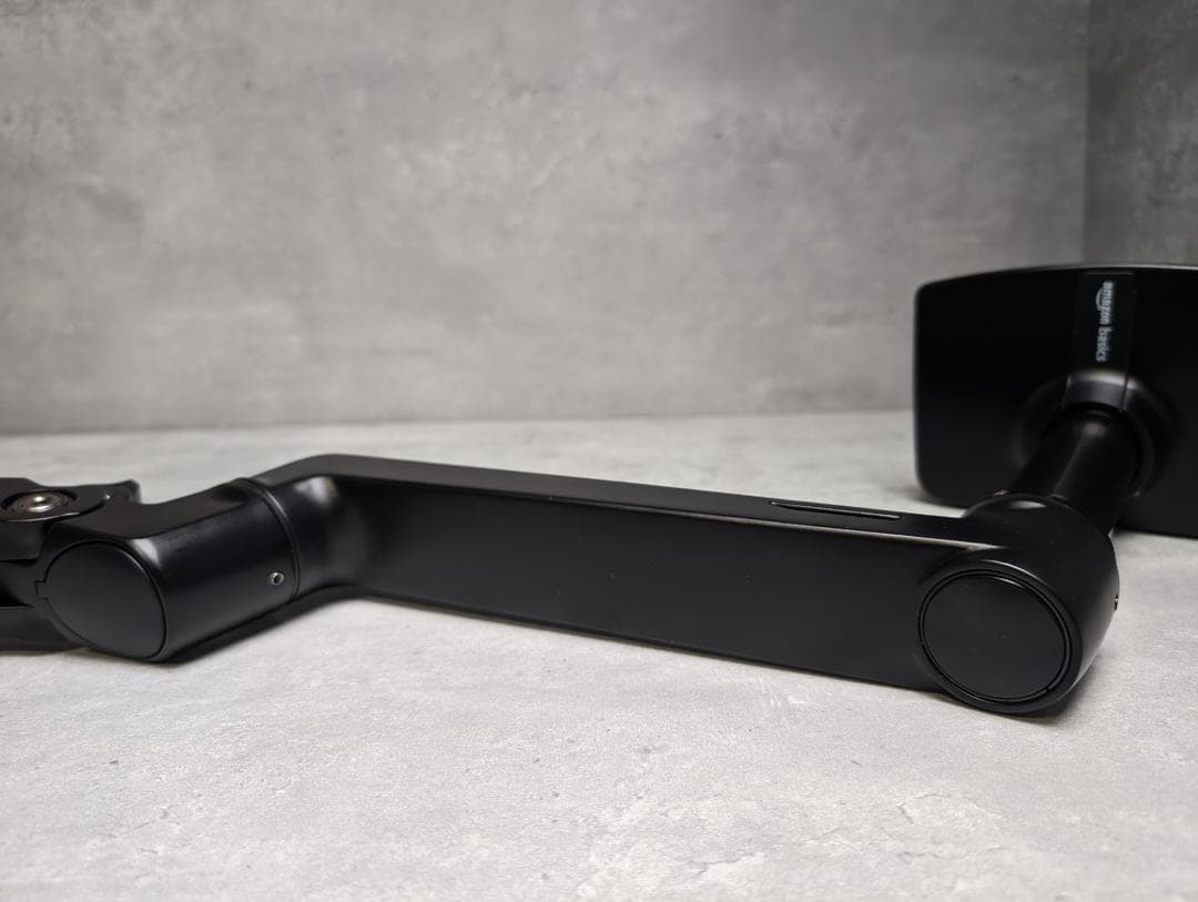 Amazonベーシック モニターアーム エルゴトロン／32インチ 11.3kg迄