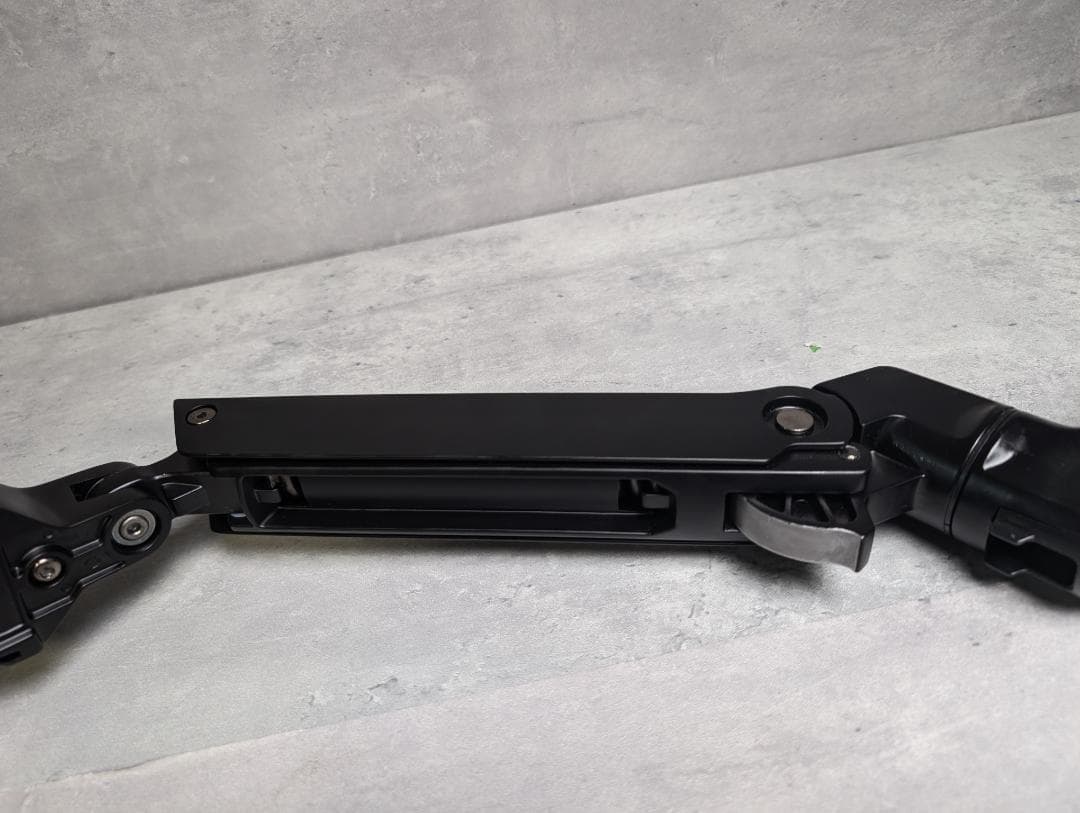 Amazonベーシック モニターアーム エルゴトロン／32インチ 11.3kg迄