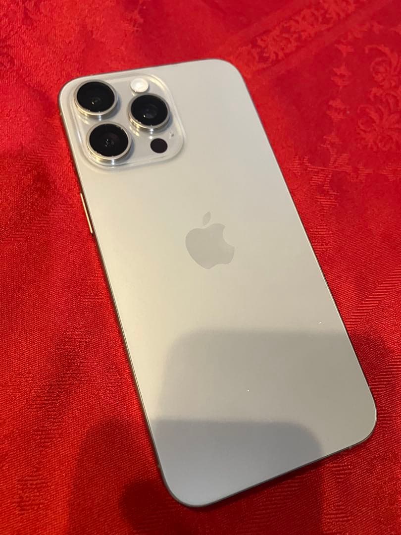 Apple iPhone 15 Pro Max 本体（1tb）