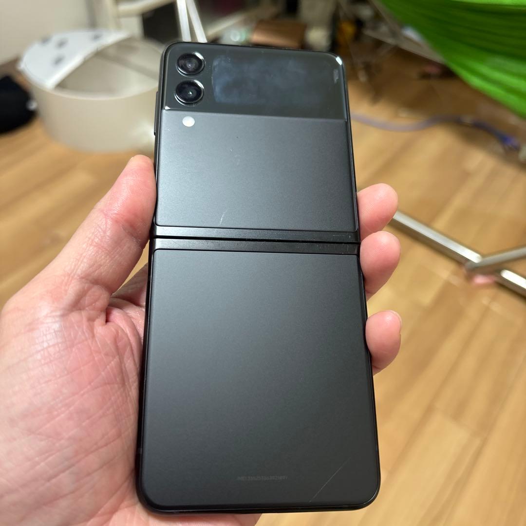 Galaxy Z Flip3 5G 本体 ブラック