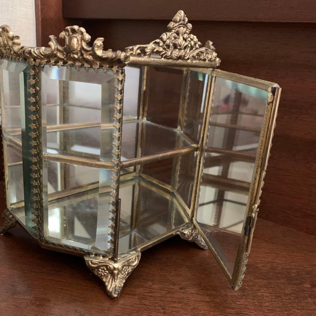 ガラスと真鍮の2段ロココジュエリーボックス