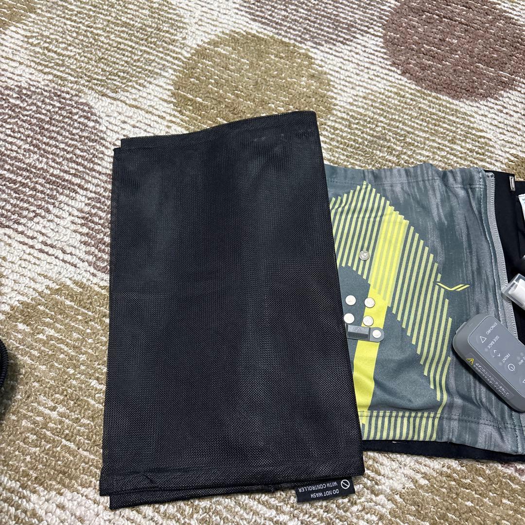 定価半額以下　レアサイズ　SIXPAD パワーコアベルト LLサイズ