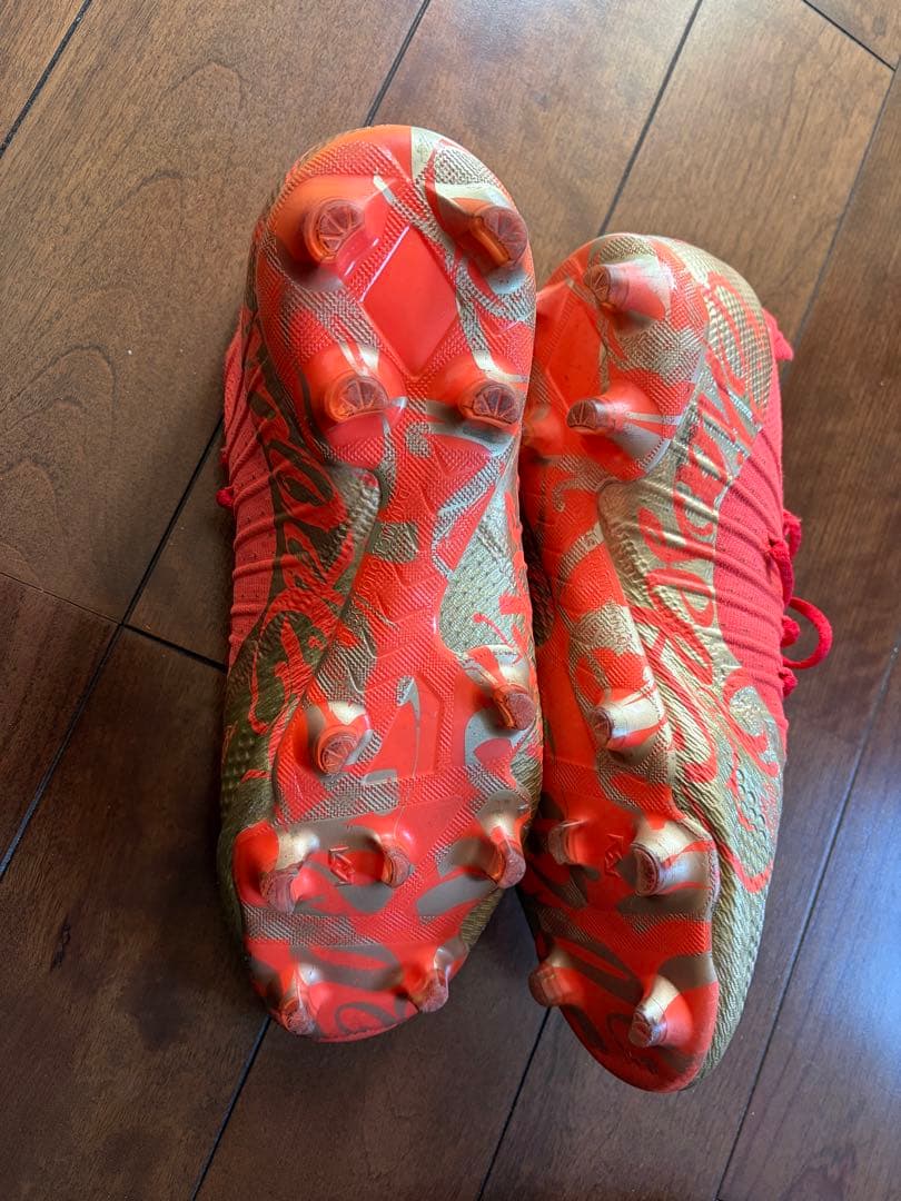 プーマ　フューチャー Z 1.4 NJR FG/AG ロングパイル