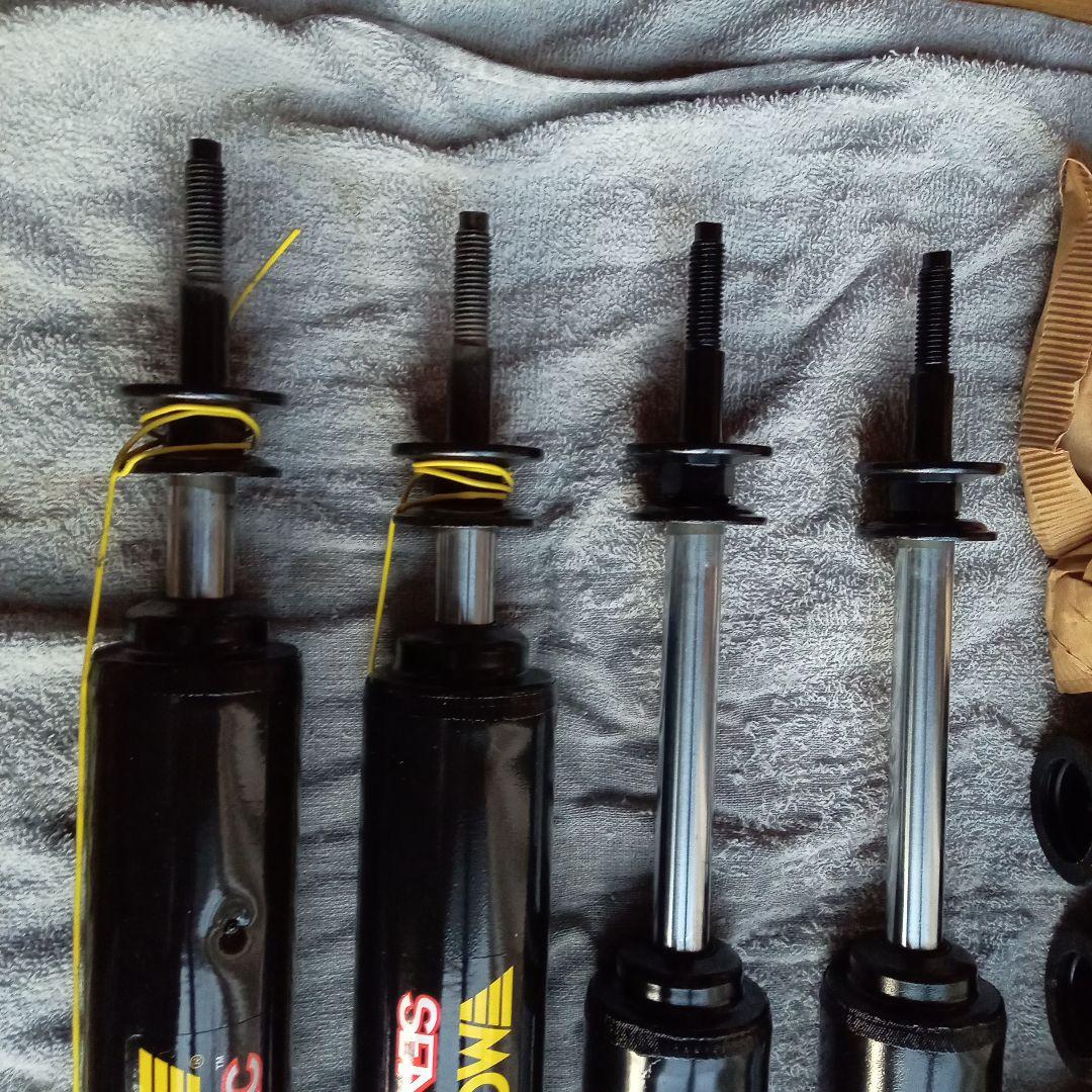 ハイラックスサーフ１３０ショックアブソーバーUS、輸出仕様モンロー